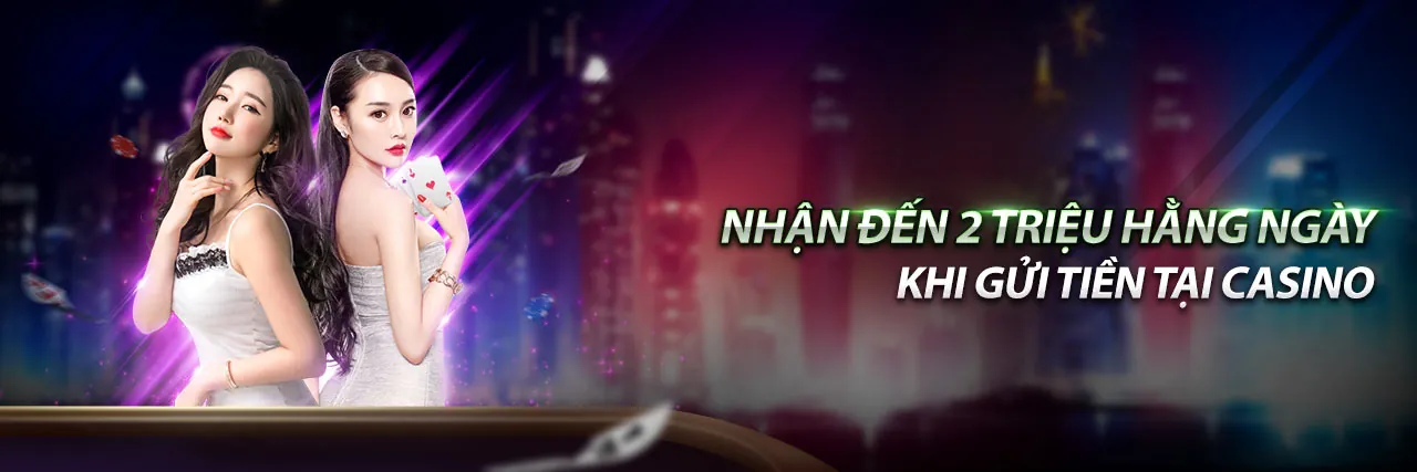 Hình ảnh một người đang chọn nền tảng game bài đổi thưởng uy tín trên máy tính